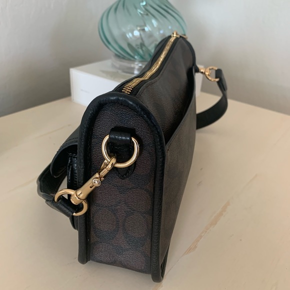 COACH Pennie Signature Canvas Women's Crossbody Bag - Brown. Excellent Condition - Picture 5 of 9